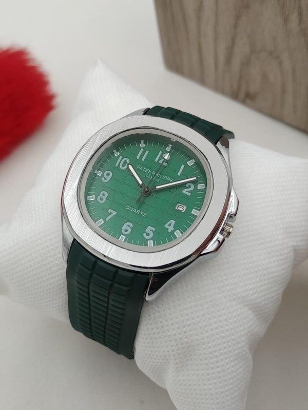 Patek Philippe Genève Stylish Watch with a Silicon Strap and Silver Dial